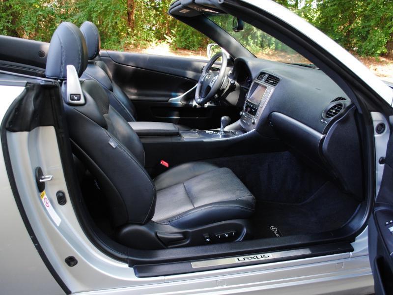 Lexus IS C  2014