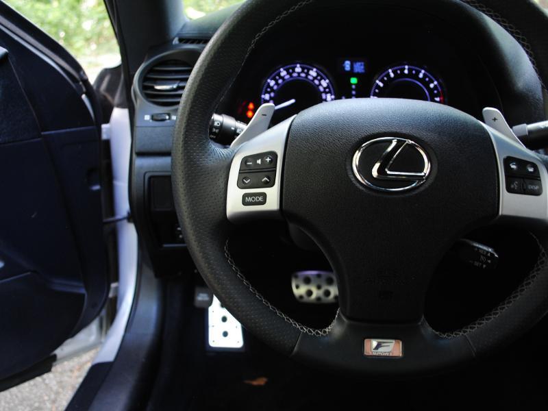 Lexus IS C  2014