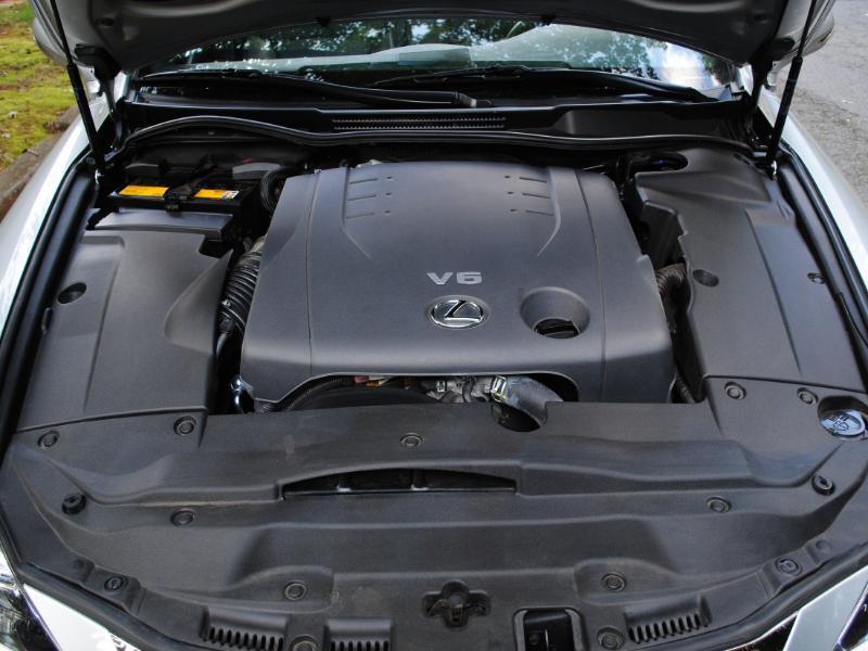 Lexus IS C  2014