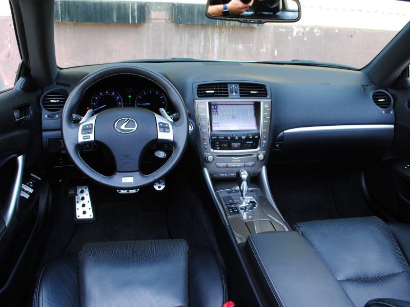 Lexus IS C  2014