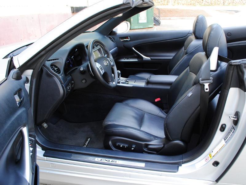 Lexus IS C  2014