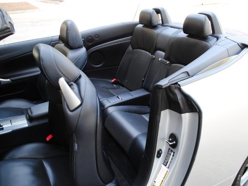 Lexus IS C  2014