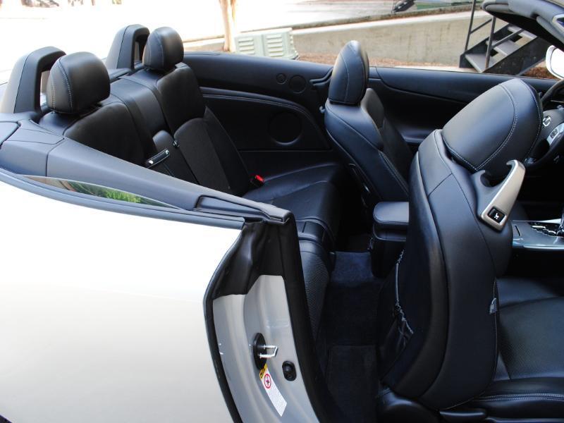 Lexus IS C  2014