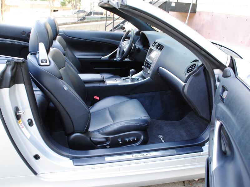 Lexus IS C  2014