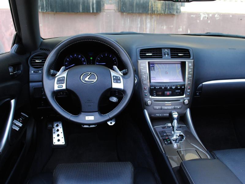 Lexus IS C  2014