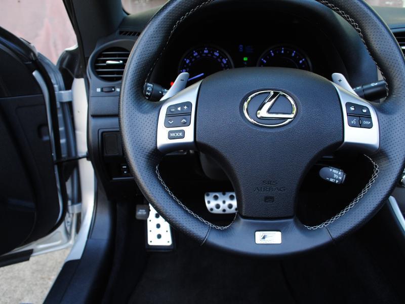 Lexus IS C  2014