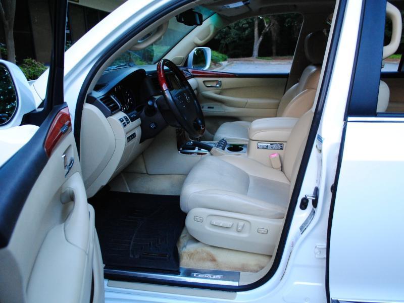 Lexus LX 570  2009