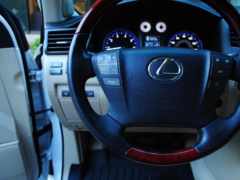 Lexus LX 570  2009