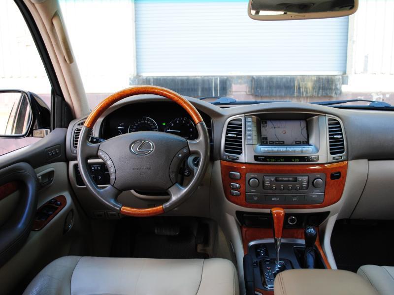 Lexus LX 470  2004