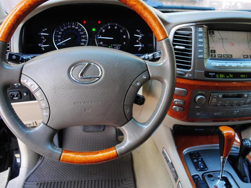 Lexus LX 470  2004