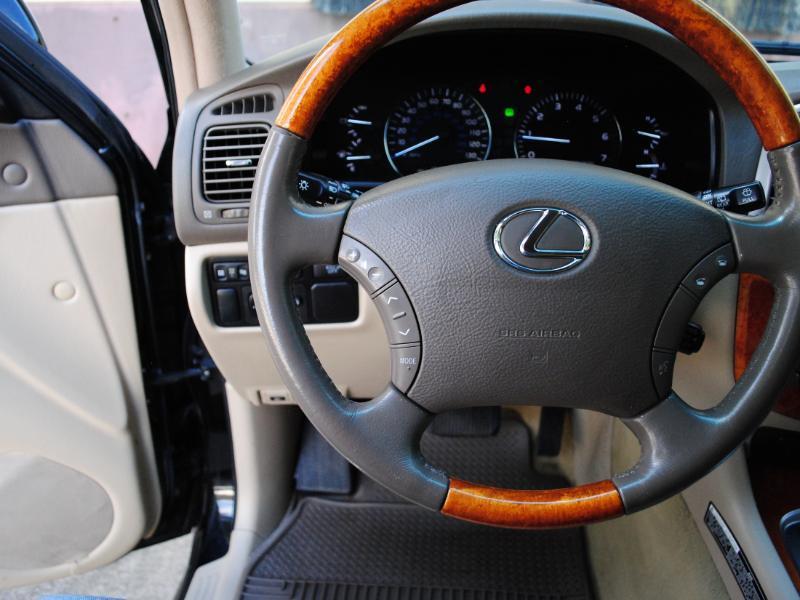 Lexus LX 470  2004