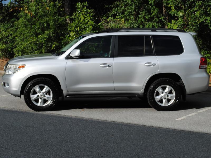 Toyota Land Cruiser  2011