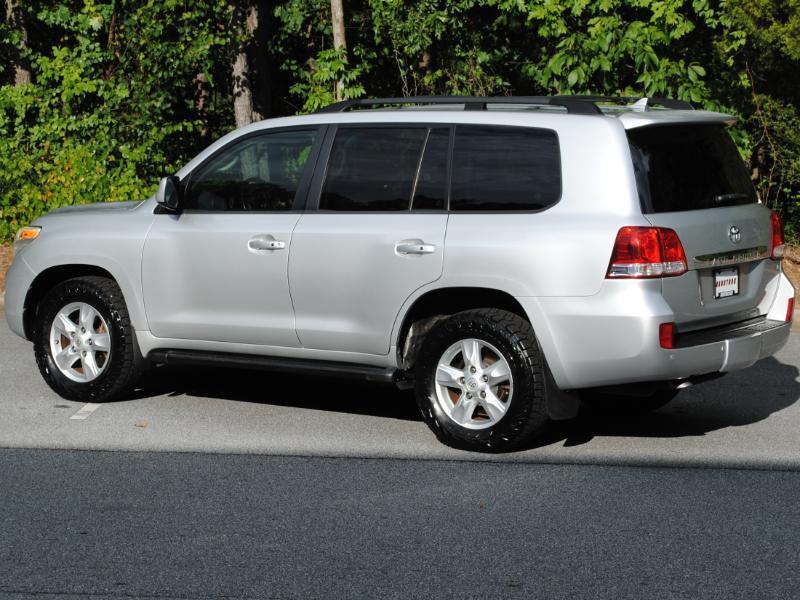 Toyota Land Cruiser  2011