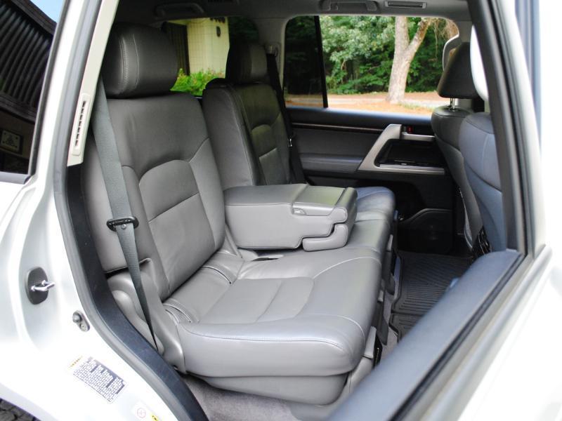 Toyota Land Cruiser  2011