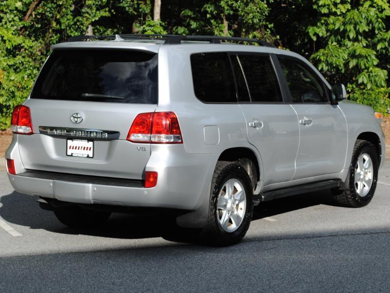 Toyota Land Cruiser  2011