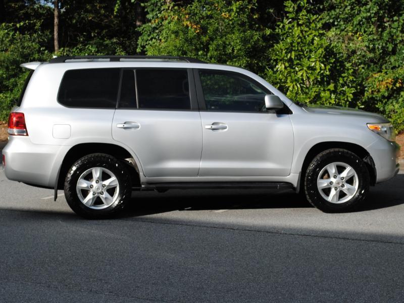 Toyota Land Cruiser  2011