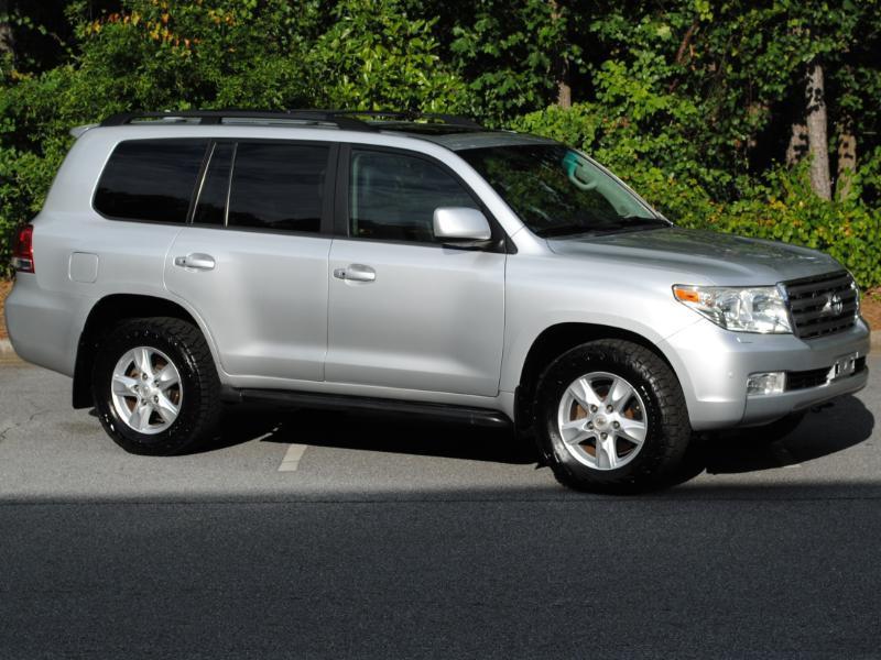 Toyota Land Cruiser  2011