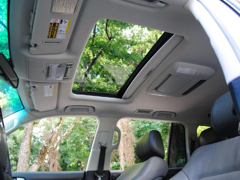 Toyota Land Cruiser  2011
