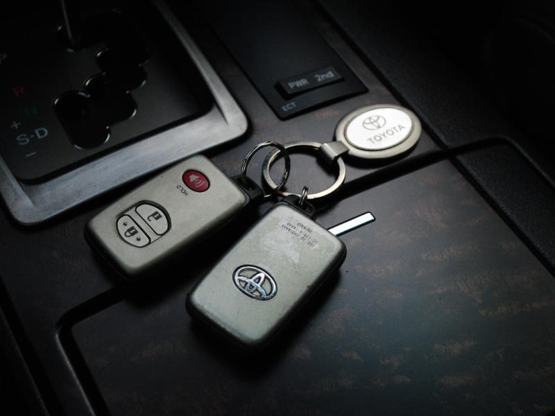 Toyota Land Cruiser  2011
