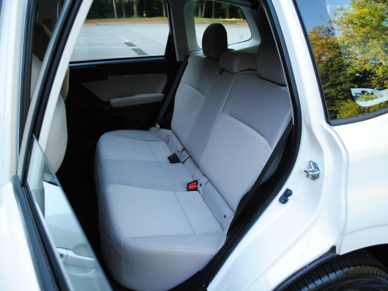 2015 Subaru Forester i - Photo 8
