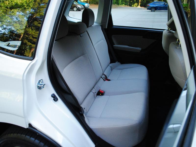 2015 Subaru Forester i - Photo 11