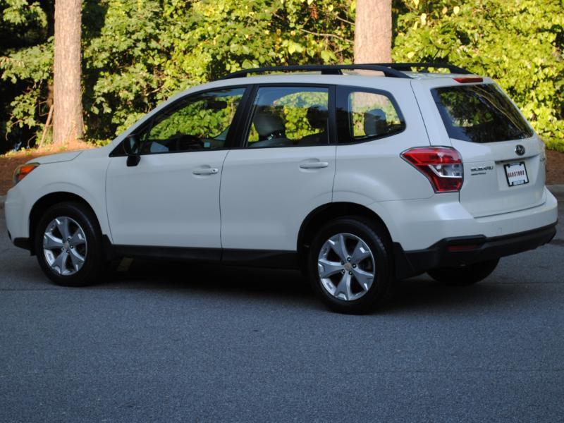 2015 Subaru Forester i - Photo 12
