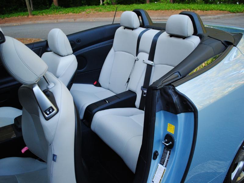 Lexus IS C  2012