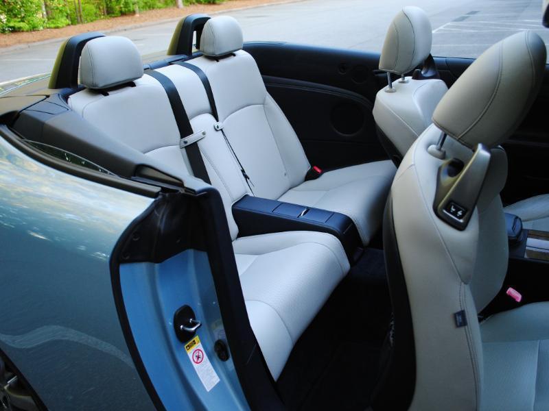 Lexus IS C  2012