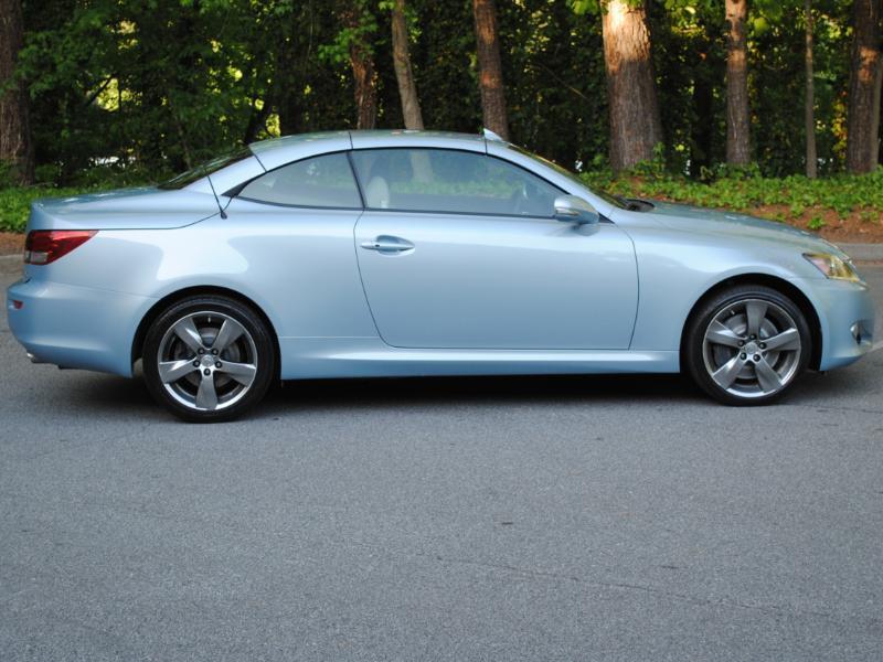 Lexus IS C  2012