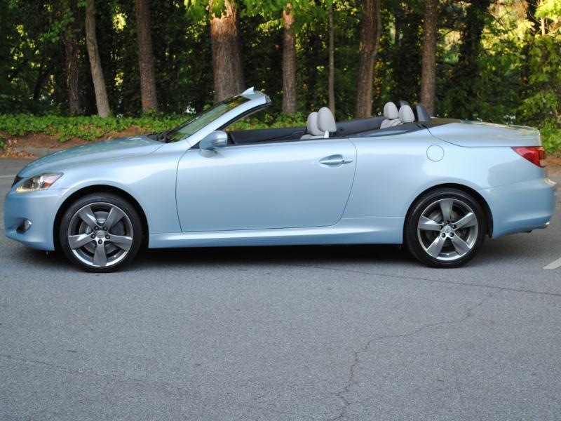 Lexus IS C  2012