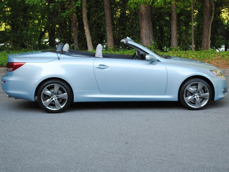 Lexus IS C  2012