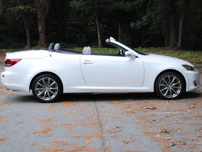 Lexus IS C  2013