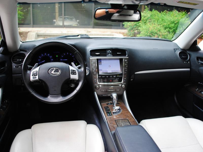 Lexus IS C  2013