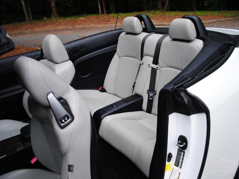 Lexus IS C  2013