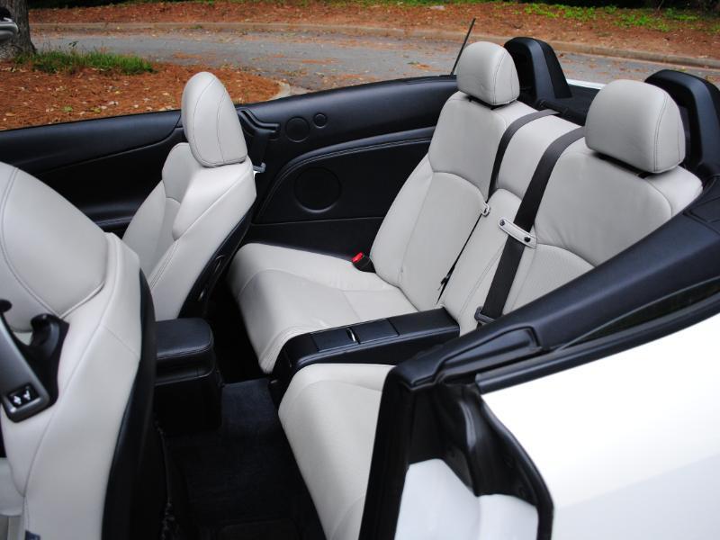 Lexus IS C  2013