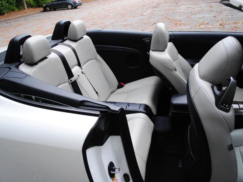 Lexus IS C  2013