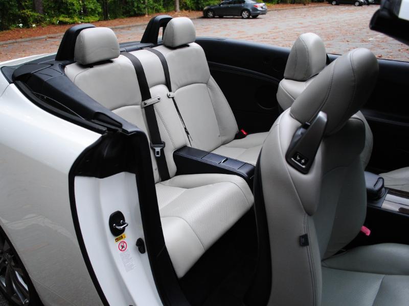Lexus IS C  2013