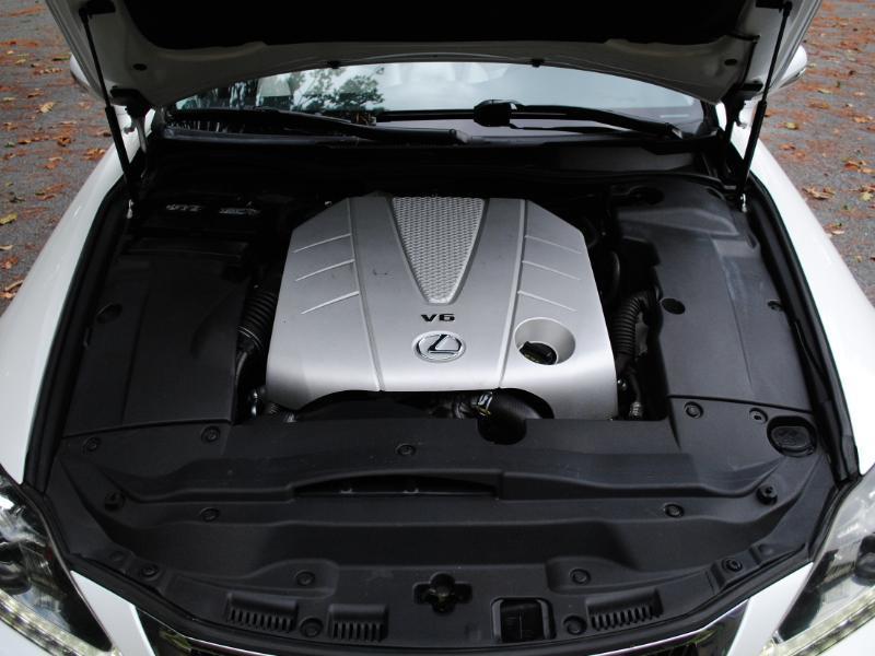 Lexus IS C  2013