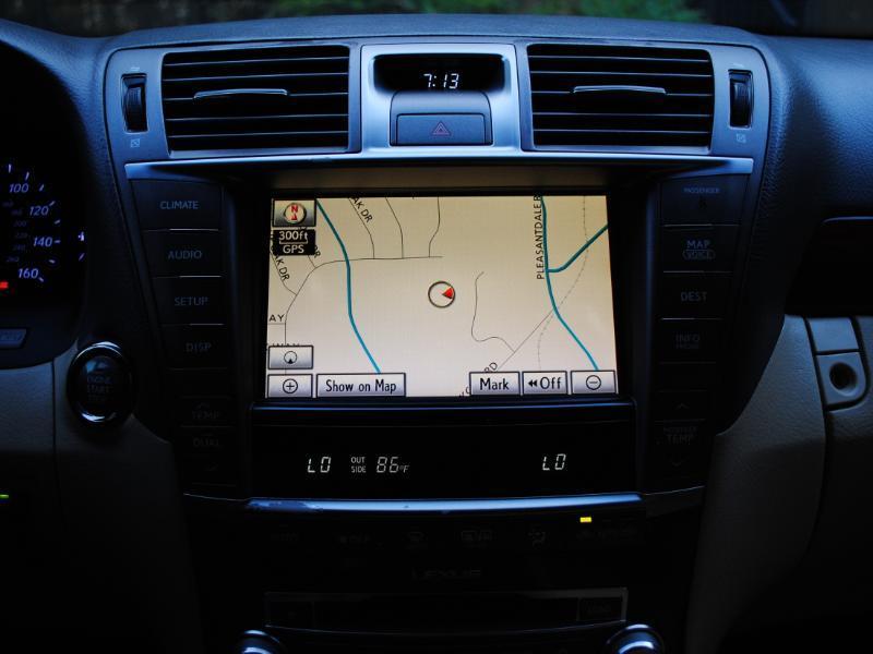 Lexus LS 460  2012