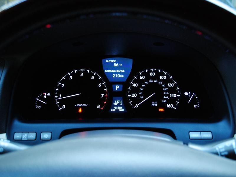 Lexus LS 460  2012