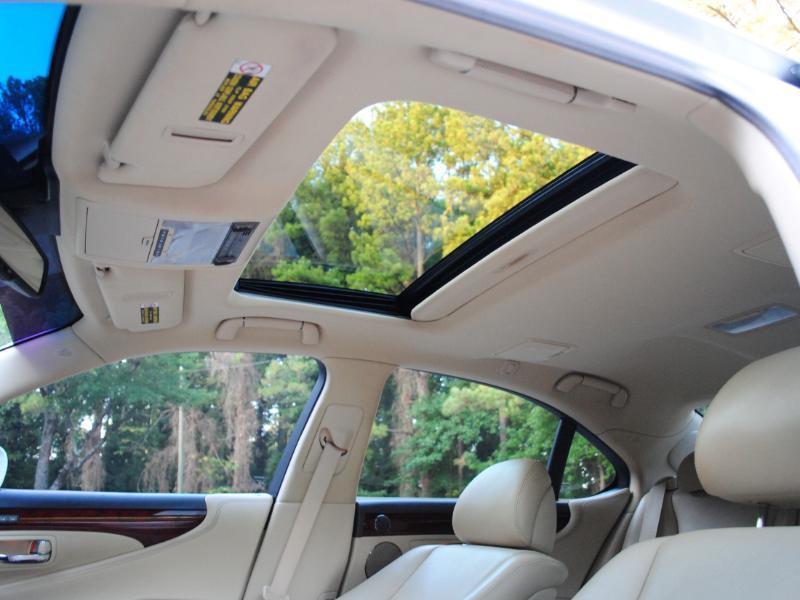 Lexus LS 460  2012