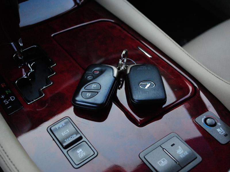 Lexus LS 460  2012