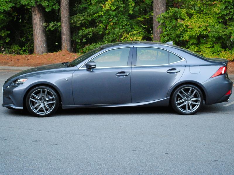 Lexus IS  2016