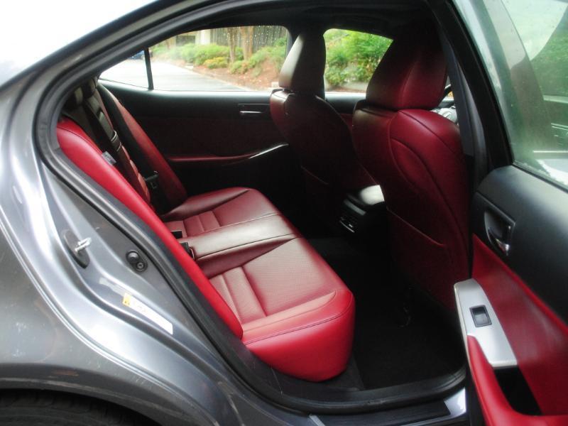 Lexus IS  2016