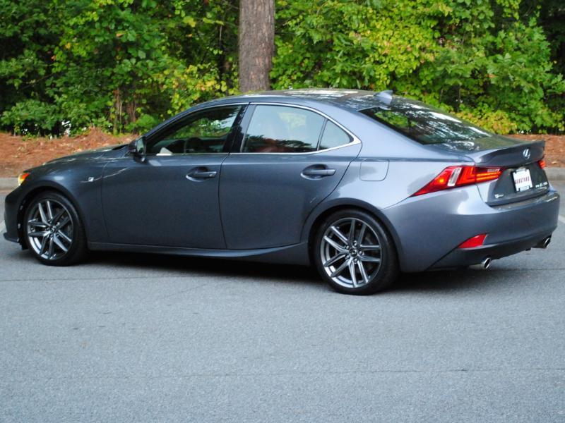 Lexus IS  2016