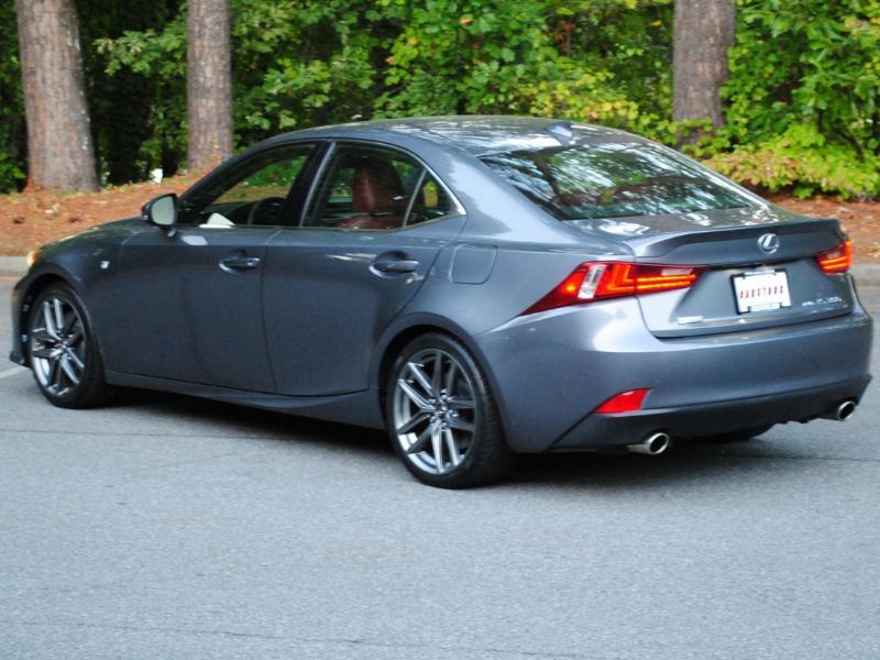 Lexus IS  2016