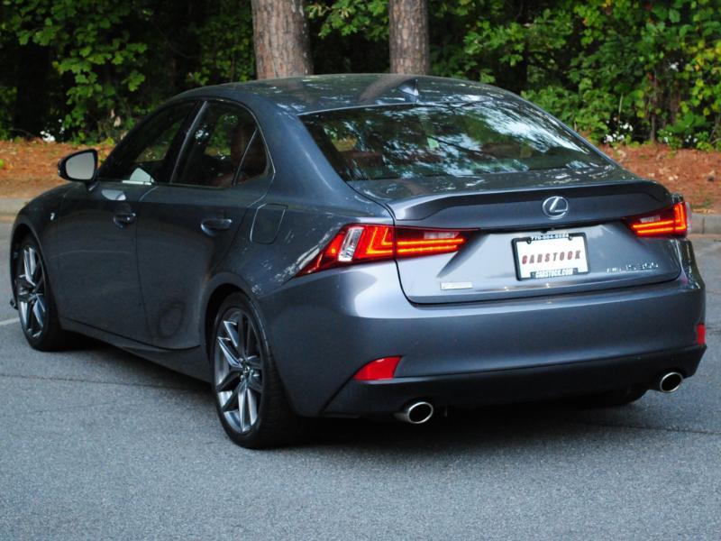 Lexus IS  2016