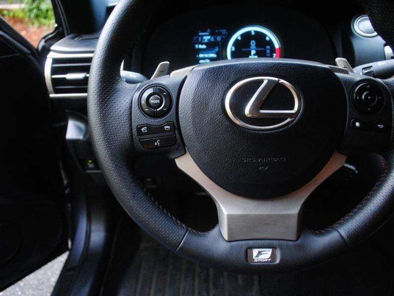Lexus IS  2016