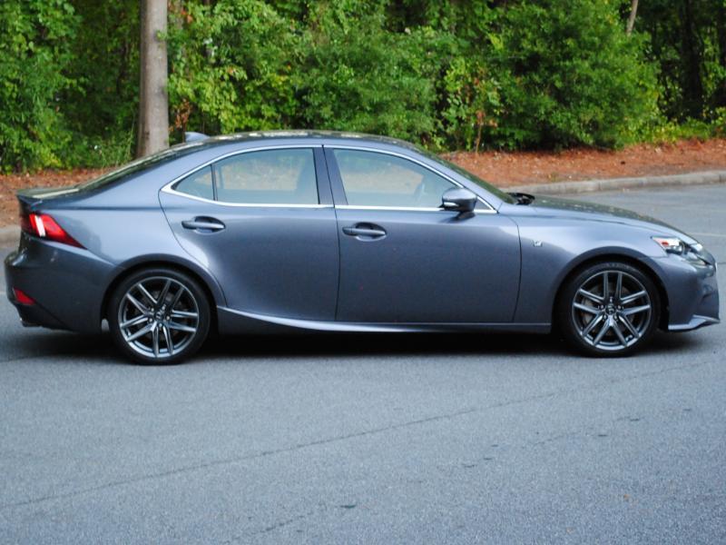 Lexus IS  2016