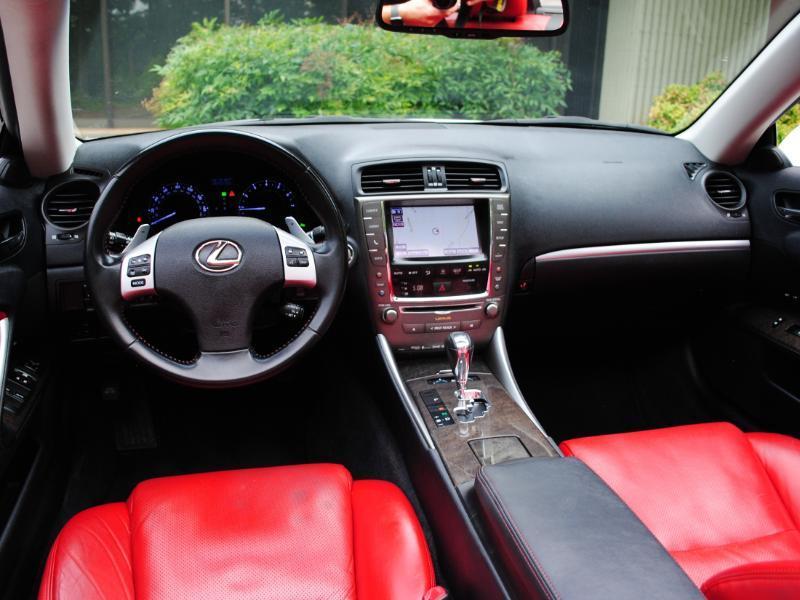 Lexus IS C  2014